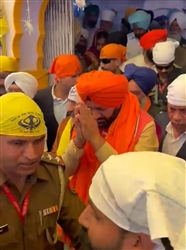 CM ਸੈਣੀ ਨੇ ਸ੍ਰੀ ਗੁਰੂ ਨਾਨਕ ਦੇਵ ਜੀ ਦੇ ਪਵਿੱਤਰ ਅੰਗ ਵਸਤਰ ਚੋਲਾ ਸਾਹਿਬ ਦੇ ਕੀਤੇ ਦਰਸ਼ਨ, ਕਿਹਾ-ਕਰਤਾਰਪੁਰ ਲਾਂਘਾ ਖੋਲ੍ਹਣ ਲਈ PM ਨੂੰ ਕਰਵਾਇਆ ਜਾਵੇਗਾ ਜਾਣੂ