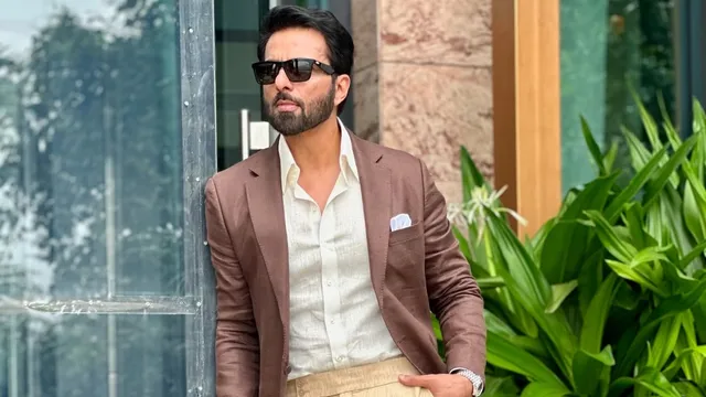 US-ਈਰਾਨ ਜੰਗ ਦੇ ਵਿਚਕਾਰ 'ਮਸੀਹਾ' ਦੀ ਐਂਟਰੀ : ਸੋਨੂੰ ਸੂਦ ਨੇ ਦੁਬਈ 'ਚ ਫਸੇ ਲੋਕਾਂ ਨੂੰ ਦਿੱਤਾ ਮੁਫ਼ਤ ਰਹਿਣ ਦਾ ਟਿਕਾਣਾ