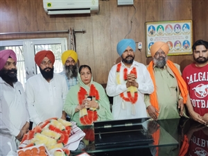 ਮਹਿਲ ਕਲਾਂ ਬਲਾਕ ਸੰਮਤੀ 'ਚ ਦਿਖੀ ਏਕਤਾ; ਨਾਈਵਾਲਾ ਨੇ ਸੰਭਾਲੀ ਚੇਅਰਮੈਨ ਦੀ ਕਮਾਨ, ਮਠਾੜੂ ਬਣੀ ਵਾਈਸ ਚੇਅਰਪਰਸਨ