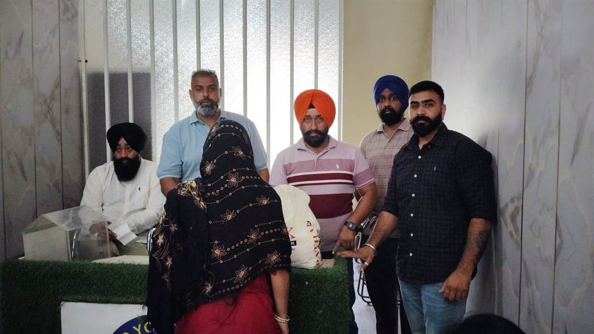 ਅਜ਼ਾਦ ਯੂਥ ਕਲੱਬ ਨੇ ਲੋੜਵੰਦਾਂ ਦੀ ਕੀਤੀ ਆਰਥਿਕ ਮਦਦ