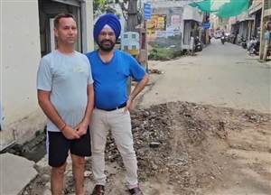 10 ਦਿਨ ਪਹਿਲਾਂ ਬਣੀ ਸੜਕ ਅੱਜ ਦੁਬਾਰਾ ਪੁੱਟਣੀ ਪਈ