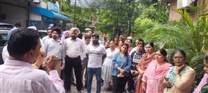 ਦਫ਼ਤਰੀ ਕਾਮਿਆਂ ਦੀ ਹੜਤਾਲ ਕਾਰਨ ਕੰਮ ਠੱਪ, ਲੋਕ ਪਰੇਸ਼ਾਨ