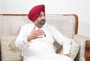 Punjab Education : ਪੰਜਾਬ ਸਰਕਾਰ ਦੀ ‘ਸਿੱਖਿਆ ਕ੍ਰਾਂਤੀ’ 'ਤੇ ਉੱਠੇ ਸਵਾਲ, ਸਰਕਾਰੀ ਸਕੂਲਾਂ 'ਚੋਂ ਲਗਪਗ 6 ਲੱਖ ਵਿਦਿਆਰਥੀ ਘਟੇ : ਵਿਧਾਇਕ ਕਾਲਾ ਢਿੱਲੋਂ