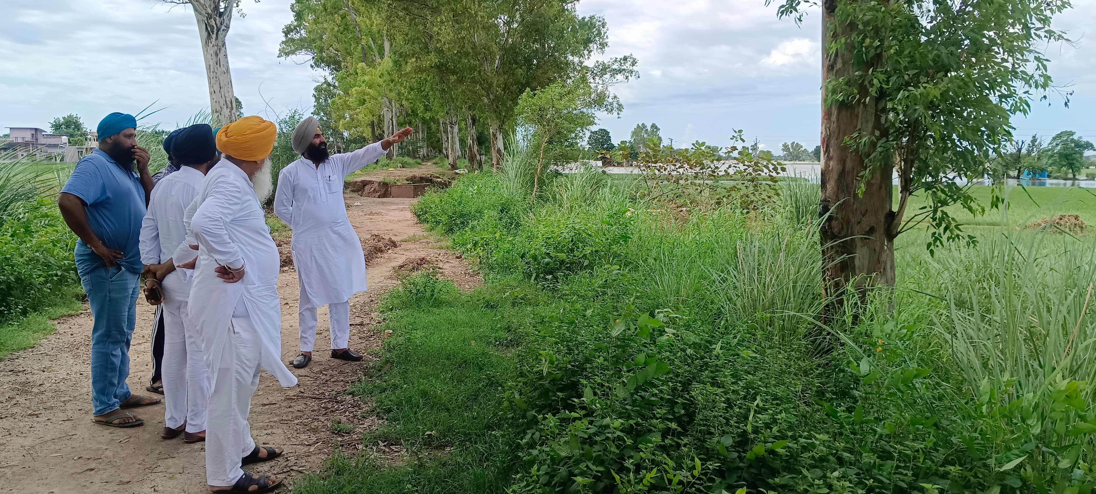 ਦੀਵਾਨ ਟੋਡਰ ਮੱਲ ਵਿਰਾਸਤੀ ਫਾਊਂਡੇਸ਼ਨ ਵੱਲੋਂ ਹੜ੍ਹ ਪ੍ਰਭਾਵਿਤ ਪਿੰਡਾਂ ਦਾ ਦੌਰਾ