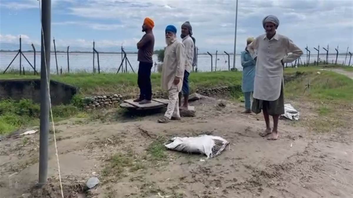 ਸਰਕਾਰ ਕਮਾਲਪੁਰ ਜੱਟਾਂ ਦੇ ਪ੍ਰਭਾਵਿਤ ਜ਼ਮੀਨਾਂ ਦਾ ਮੁਆਵਜ਼ਾ ਤੇ ਕਿਸ਼ਤੀਆਂ ਤੁਰੰਤ ਦੇਵੇ : ਸਰਹੱਦੀ ਕਿਸਾਨ