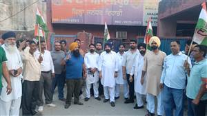 ਆਦਮਪੁਰ ਪੁਲਿਸ ਖ਼ਿਲਾਫ਼ ਵਿਧਾਇਕ ਕੋਟਲੀ ਦੀ ਅਗਵਾਈ ਹੇਠ ਰੋਸ ਪ੍ਰਦਰਸ਼ਨ
