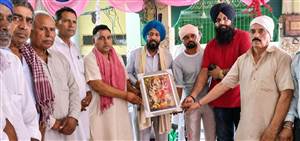 ਦਰਬਾਰ ਪੰਜ ਪੀਰ ’ਚ ਨਤਮਸਤਕ ਹੋਏ ਵਿਧਾਇਕ ਧਾਲੀਵਾਲ