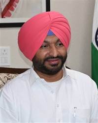 ਵਿਊਜ਼ ਲਈ ਨਸ਼ੇ ਦੀ ਵੀਡੀਓ ਬਣਾਈ, ਬਿੱਟੂ ਨੇ ‘ਰੰਗਲਾ ਪੰਜਾਬ ਐਕਸਪੋਜ਼ਡ’ ਲਿਖ ਕੇ ਕੀਤਾ ਸਾਂਝਾ; ਪੰਜਾਬ ਨੂੰ ਬਦਨਾਮ ਕਰਨ ਦੇ ਮਾਮਲੇ ’ਤੇ ਉੱਠੇ ਸਵਾਲ