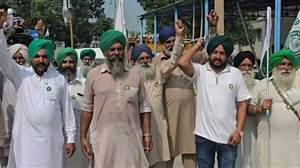 ਚੰਡੀਗੜ੍ਹ ਮੋਰਚਾ ਵੱਡਾ ਅਪਡੇਟ : ਸਵੇਰੇ ਲੱਗੇਗੀ ਸਟੇਜ, ਦੁਪਹਿਰ ਨੂੰ SKM ਦੀ ਅਹਿਮ ਮੀਟਿੰਗ ਤੇ ਸ਼ਾਮ ਨੂੰ ਏਅਰਪੋਰਟ ਰੋਡ 'ਤੇ ਕਿਸਾਨਾਂ ਦਾ ਪ੍ਰਦਰਸ਼ਨ