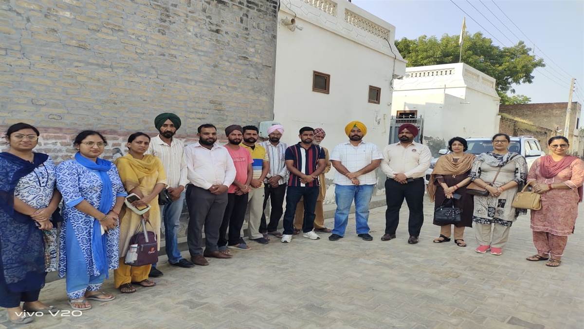 ਆਦਰਸ਼ ਸਕੂਲ ਸਬੰਧੀ ਅਧਿਆਪਕਾਂ ਦਾ ਵਫ਼ਦ ਵਿਧਾਇਕ ਮਈਸਰਖਾਨਾ ਨੂੰ ਮਿਲਿਆ