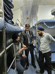 ਸਤੰਬਰ ਮਹੀਨੇ ’ਚ ਬੇਟਿਕਟਿਆਂ ਤੋਂ ਵਸੂਲਿਆ 2 ਕਰੋੜ