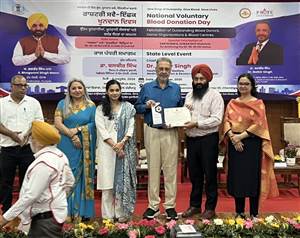 124 ਵਾਰ ਖੂਨਦਾਨ ਕਰਨ ’ਤੇ ਡਾ. ਕਲੇਰ ਸਨਮਾਨਿਤ
