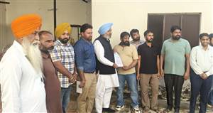 ਵਿੱਤ ਮੰਤਰੀ ਚੀਮਾ ਨੇ ਪਿੰਡਾਂ ਦੇ ਵਿਕਾਸ ਲਈ ਚੈੱਕ ਵੰਡੇ