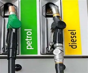 Petrol Diesel Price : ਇਨ੍ਹਾਂ 17 ਸੂਬਿਆਂ 'ਚ ਪੈਟਰੋਲ ਦੀ ਕੀਮਤ 100 ਰੁਪਏ ਤੋਂ ਹੇਠਾਂ ਪਹੁੰਚੀ, ਇੱਥੇ ਜਾਣੋ ਆਪਣੇ ਸ਼ਹਿਰ ਦਾ ਭਾਅ