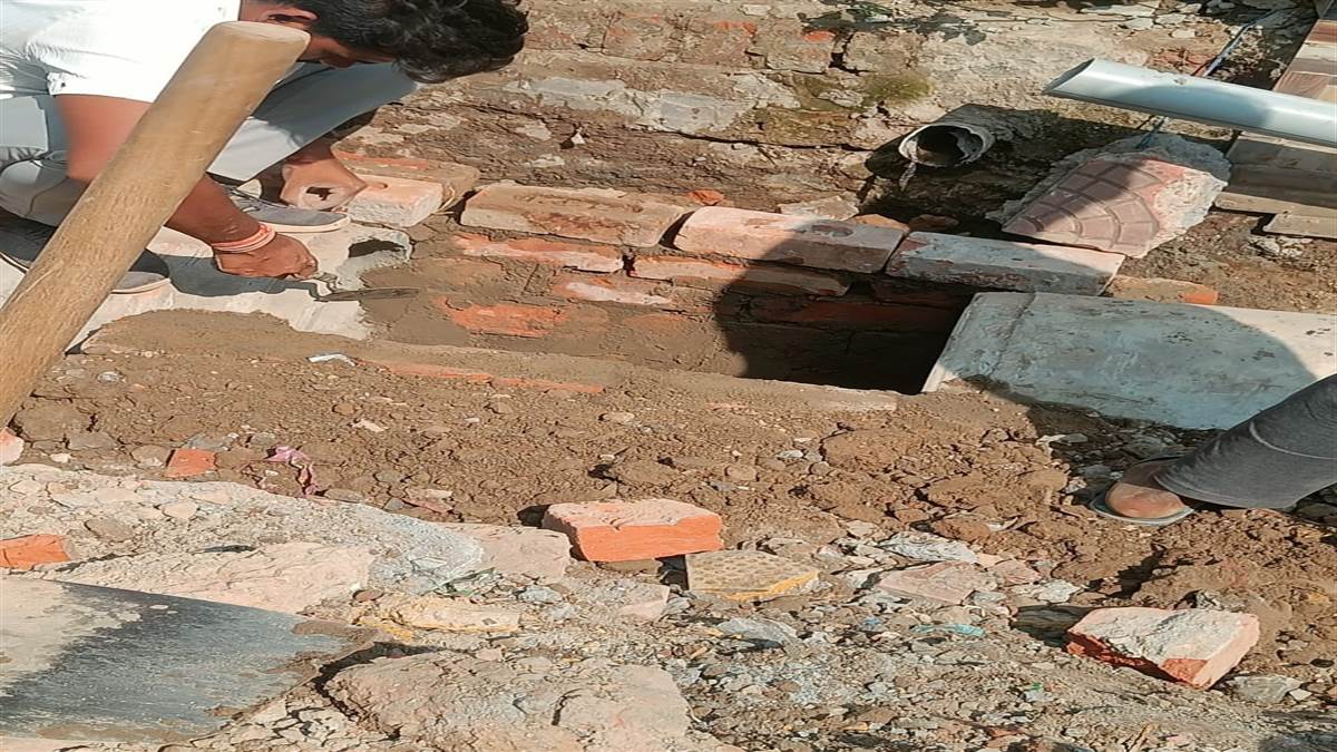 ਡੇਰਾਬੱਸੀ ਅਨਾਜ ਮੰਡੀ ਨੇੜੇ ਪਾਈਪ ਲਾਈਨ ਦੇ ਕੰਮ ’ਚ ਘਟੀਆ ਸਮੱਗਰੀ ਵਰਤਣ ਦਾ ਇਲਜ਼ਾਮ