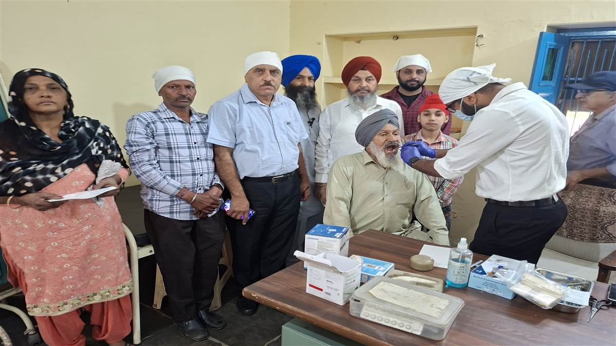 ਪਿੰਡ ਭਾਂਖਰਪੁਰ ਦੇ ਗੁਰਦੁਆਰਾ ਸਾਹਿਬ ਵਿਖੇ ਮੁਫ਼ਤ ਅੱਖਾਂ ਅਤੇ ਦੰਦਾਂ ਦਾ ਜਾਂਚ ਕੈਂਪ ਸਫਲਤਾਪੂਰਵਕ ਸੰਪੰਨ