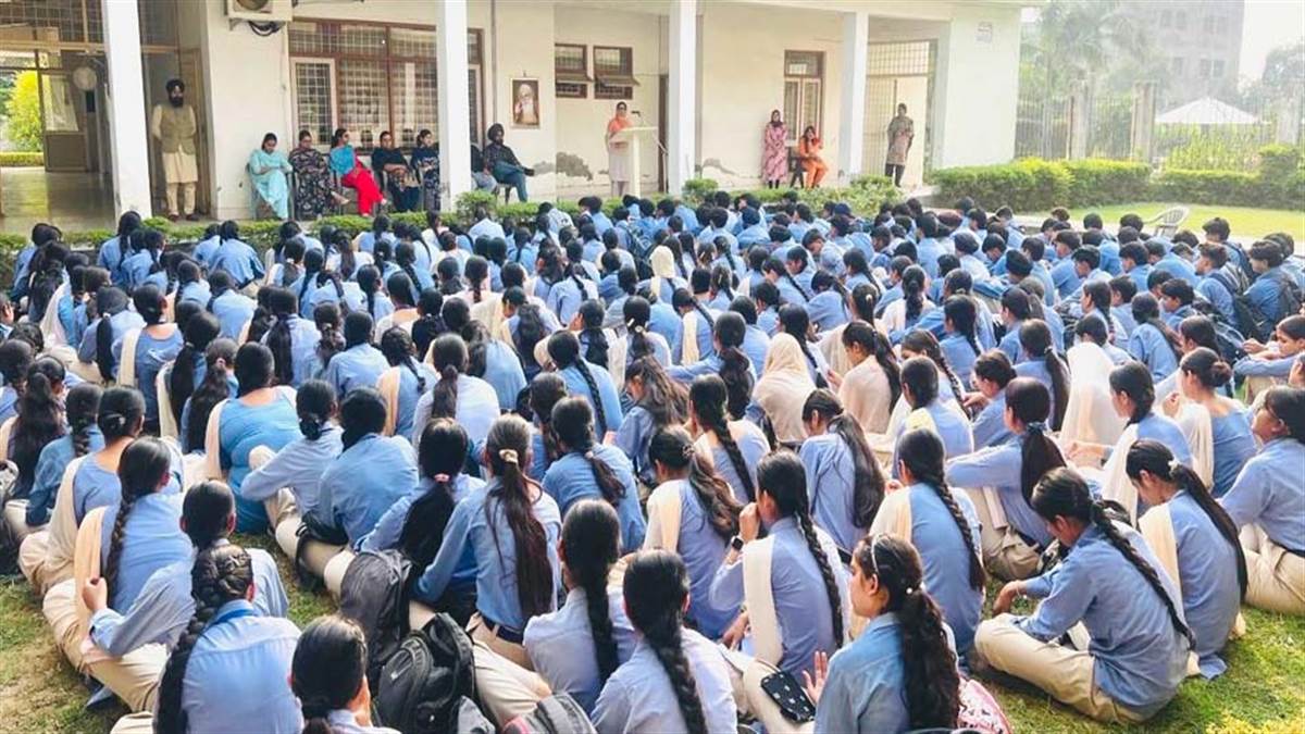 ਸਤਿਗੁਰੂ ਨਾਨਕ ਦੇਵ ਜੀ ਦਾ ਪ੍ਰਕਾਸ਼ ਪੁਰਬ ਮਨਾਇਆ