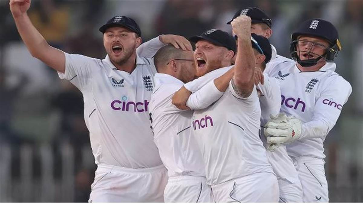 England beat Pakistan by 74 runs in thrilling match lead 10 in series