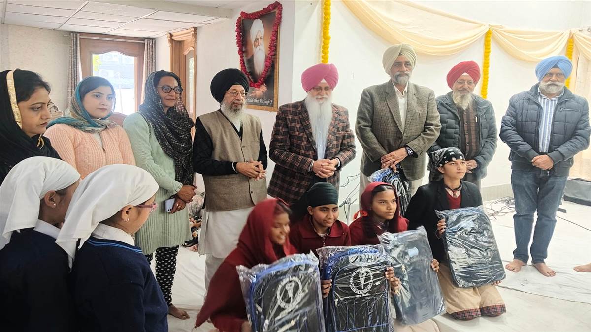 ਦੀਵਾਨ ਨੇ ਭਾਈ ਵੀਰ ਸਿੰਘ ਜੀ ਦੇ 153ਵੇਂ ਜਨਮ ਦਿਹਾੜੇ ਮੌਕੇ ਕਰਵਾਇਆ ਸਮਾਗਮ