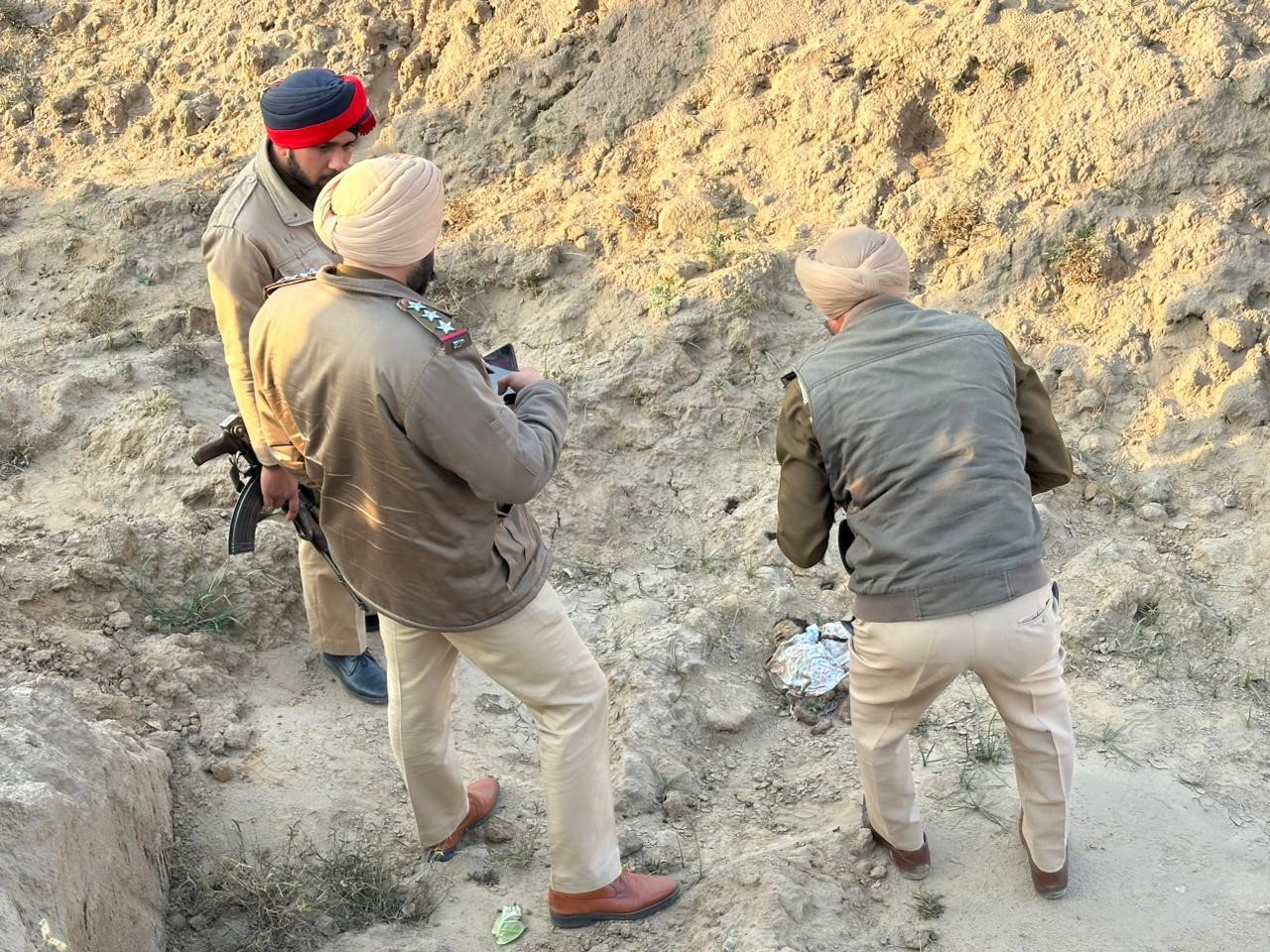 ਪਿੰਡ ਪੱਖੋ ਕਲਾਂ ’ਚ ਨਵਜਾਤ ਬੱਚਾ ਮਰਿਆ ਮਿਲਿਆ