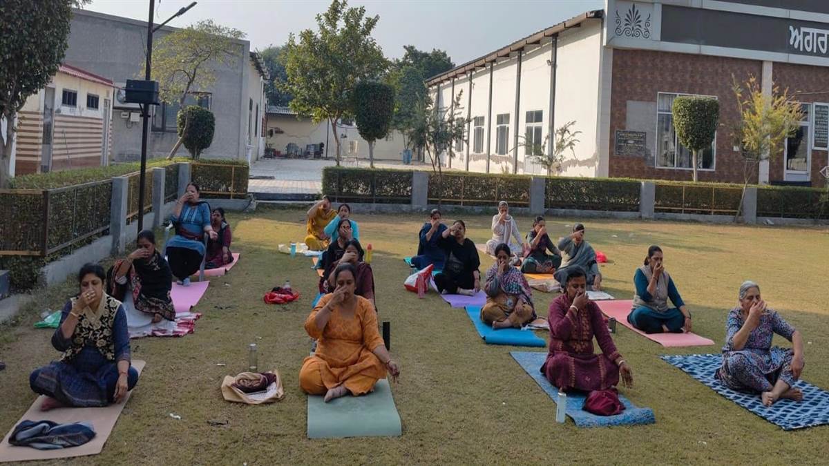 ਸੀਐੱਮ ਯੋਗਸ਼ਾਲਾ ਤਹਿਤ ਯੋਗ ਬਾਰੇ ਦਿੱਤੀ ਟ੍ਰੇਨਿੰਗ