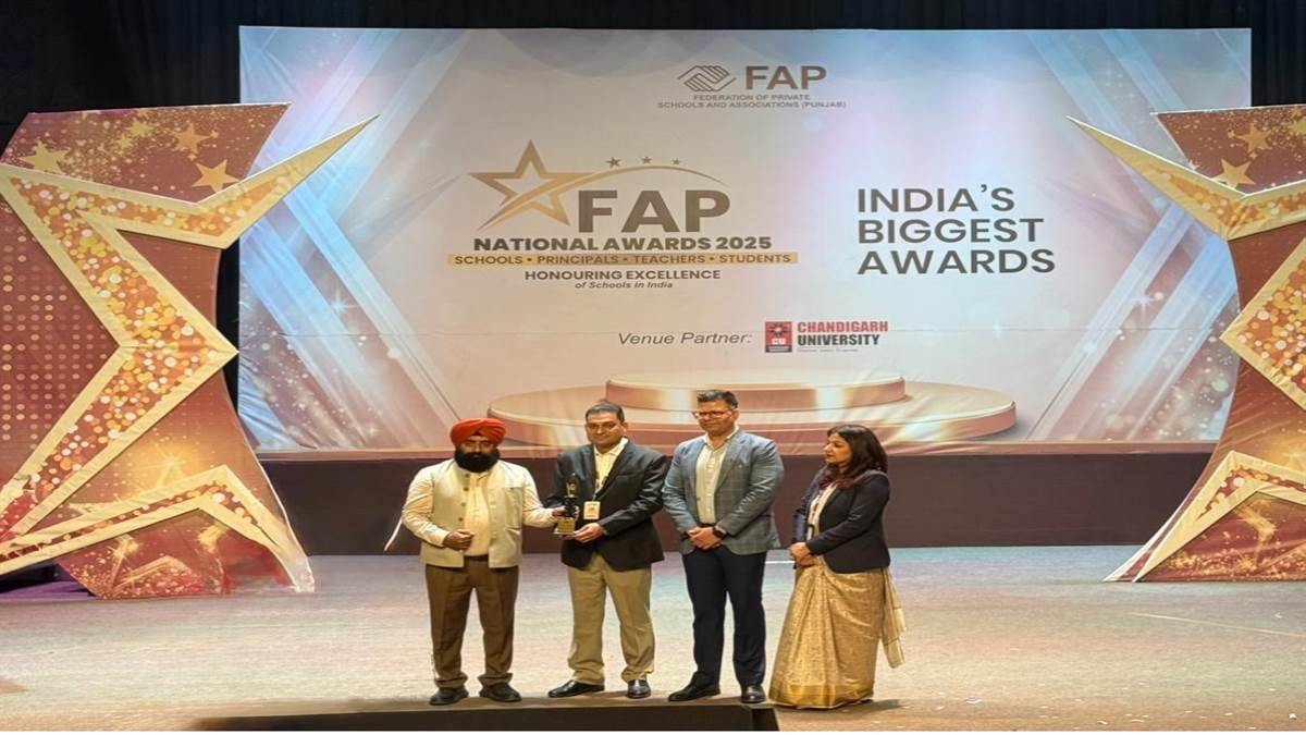 ਏਕਮ ਪਬਲਿਕ ਸਕੂਲ ਦੇ ਪਰਮਿੰਦਰ ਸਿੰਘ ਨੈਸ਼ਨਲ ਐਵਾਰਡ ਨਾਲ ਸਨਮਾਨਿਤ