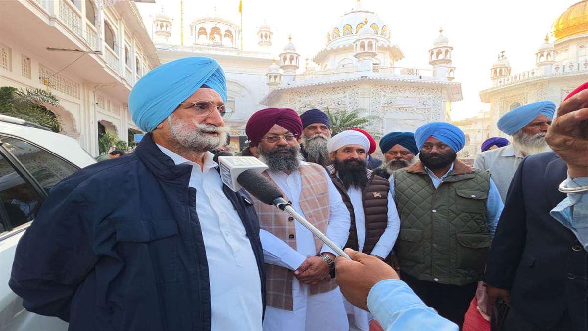 ਪੱਗਾਂ ਸਬੰਧੀ ਸ਼ਬਦਾਵਲੀ ਨੂੰ ਲੈ ਕੇ ਜਥੇ. ਗੜਗੱਜ ਨੂੰ ਮਿਲੇ ਸੁਖਜਿੰਦਰ ਰੰਧਾਵਾ