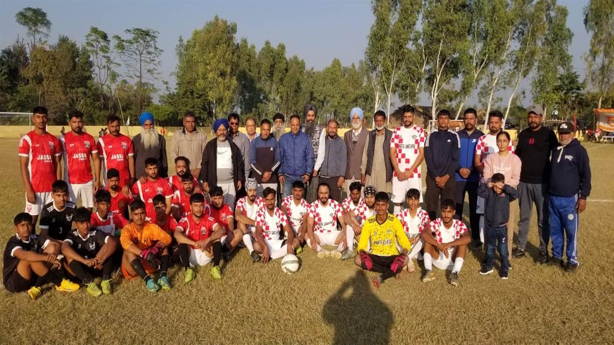 ਟੂਰਨਾਮੈਂਟ ’ਚ ਨੰਗਲ ਖਿਡਾਰੀਆਂ, ਕਾਲੇਵਾਲ ਭਗਤਾਂ, ਸਰਹਾਲਾ ਕਲਾਂ, ਮਾਹਿਲਪੁਰ ਕੁਆਟਰ ਫਾਈਨਲ ’ਚ ਪੁੱਜਾ