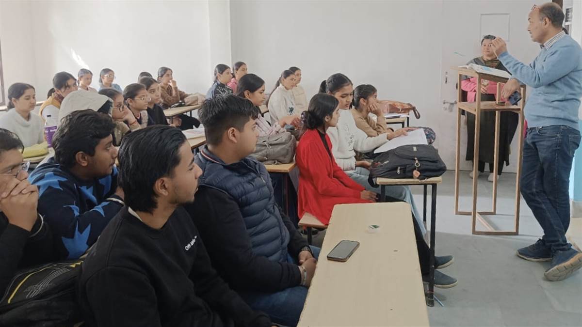 ਖ਼ਾਲਸਾ ਕਾਲਜ 'ਰਾਸ਼ਟਰੀ ਸੰਵਿਧਾਨ ਦਿਵਸ' ਮੌਕੇ ਵਿਸ਼ੇਸ਼ ਲੈਕਚਰ ਕਰਵਾਇਆ