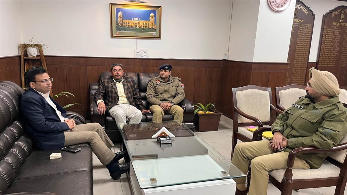 ਪੁਲਿਸ ਆਬਜਰਵਰ ਵੱਲੋਂ ਚੋਣਾਂ ਲਈ ਸੁਰੱਖਿਆ ਪ੍ਰਬੰਧਾਂ ਦਾ ਜਾਇਜ਼ਾ