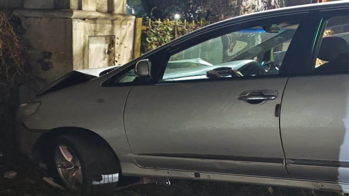 ਚਾਲਕ ਨੇ ਡੀਸੀ ਦੀ ਰਿਹਾਇਸ਼ ਦੇ ਗੇਟ ’ਚ ਠੋਕੀ ਤੇਜ਼ ਰਫਤਾਰ ਇਨੋਵਾ