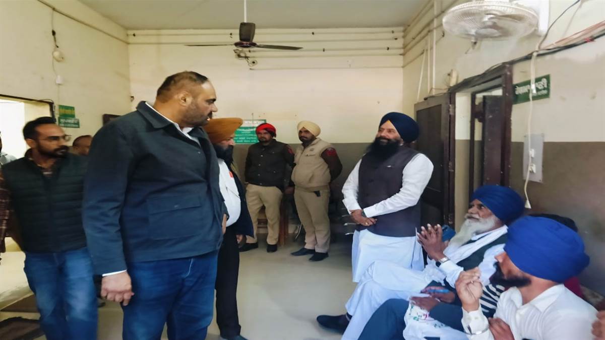 ਚੋਣ ਨਿਰੀਖਿਅਕ ਨੇ ਚੋਣ ਪ੍ਰਬੰਧਾਂ ਦਾ ਲਿਆ ਜਾਇਜ਼ਾ