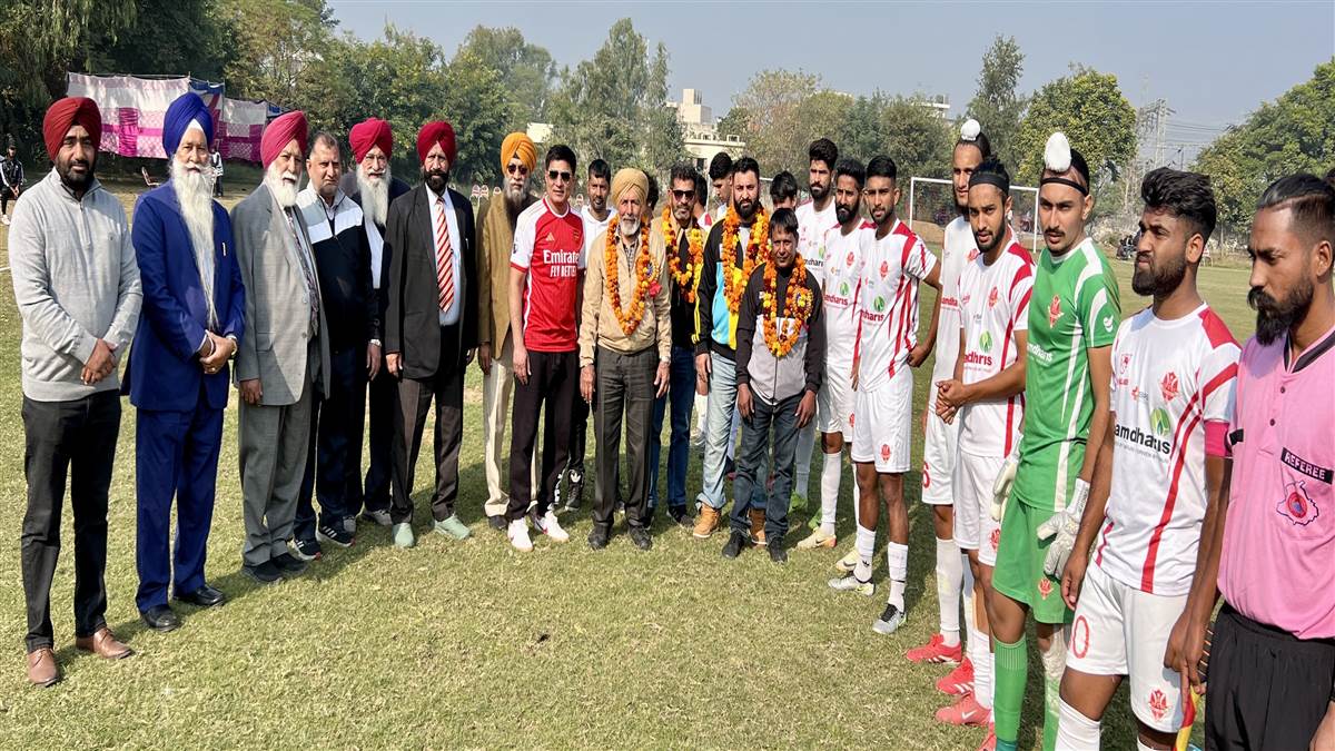 ਟੂਰਨਾਮੈਂਟ ਦਾ ਉਦਘਾਟਨ ਰੰਗ ਬਿਰੰਗੇ ਗੁਬਾਰੇ ਹਵਾ ’ਚ ਛੱਡਕੇ ਕੀਤਾ ਉਦਘਾਟਨ