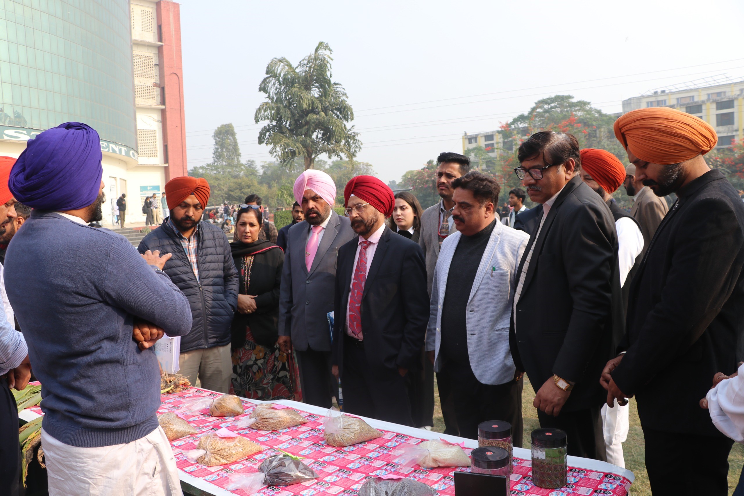 ਦੇਸ਼ ਭਗਤ ਯੂਨੀਵਰਸਿਟੀ ਨੇ ਕਰਵਾਈ ਅਗਾਂਹਵਧੂ ਕਿਸਾਨ ਮਿਲਣੀ