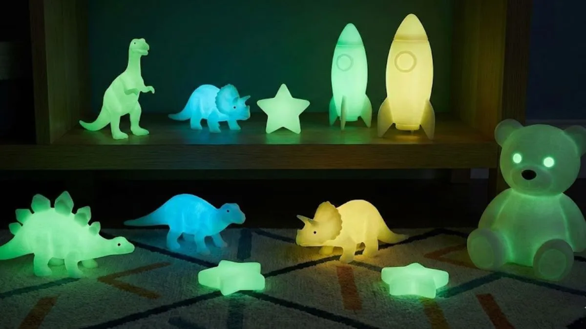 ਕਿਵੇਂ ਕੰਮ ਕਰਦੇ ਹਨ ਹਨੇਰੇ 'ਚ ਚਮਕਣ ਵਾਲੇ ਖਿਡੌਣੇ?  ਬੱਚਿਆਂ ਦੀ ਸੁਰੱਖਿਆ ਲਈ ਇਨ੍ਹਾਂ ਗੱਲਾਂ ਨੂੰ ਰੱਖੋ ਧਿਆਨ 'ਚ