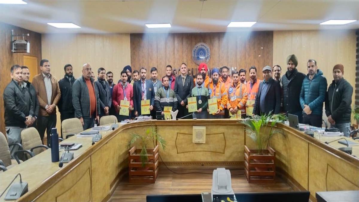 14 ਰੇਲ ਕਰਮਚਾਰੀ ‘ਸੁਰੱਖਿਆ ਪੁਰਸਕਾਰ’ ਨਾਲ ਸਨਮਾਨੇ