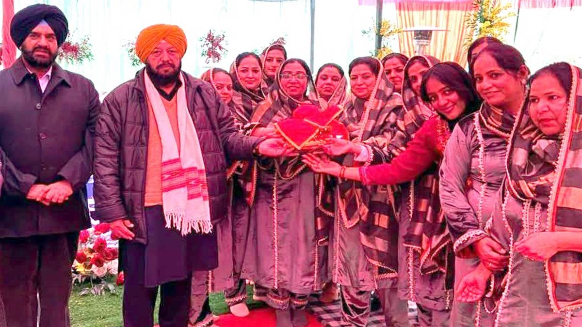 ਹਰਨਾਮ ਨਗਰ ਸੁਸਾਇਟੀ ਨੂੰ ਗਾਗਰ ਭੇਟ ਕਰ ਕੇ ਦਿੱਤਾ ਮੇਲੇ ਦਾ ਸੱਦਾ