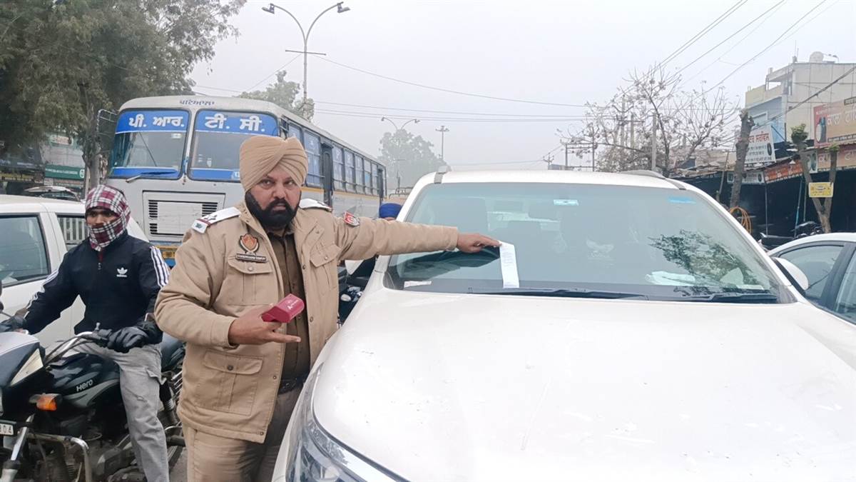 ਟਰੈਫਿਕ ਨਿਯਮਾਂ ਦੀ ਉਲੰਘਣਾ ਕਰਨ ਵਾਲਿਆਂ ’ਤੇ ਕਸਿਆ ਸ਼ਿਕੰਜਾ