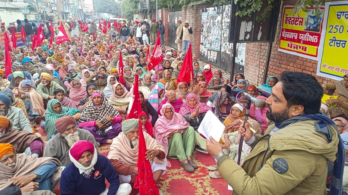 ਮਨਰੇਗਾ ਕਾਨੂੰਨ ਨੂੰ ਖ਼ਤਮ ਕਰਨ ਵਿਰੁੱਧ ਡੀਸੀ ਦਫ਼ਤਰ ਅੱਗੇ ਧਰਨਾ