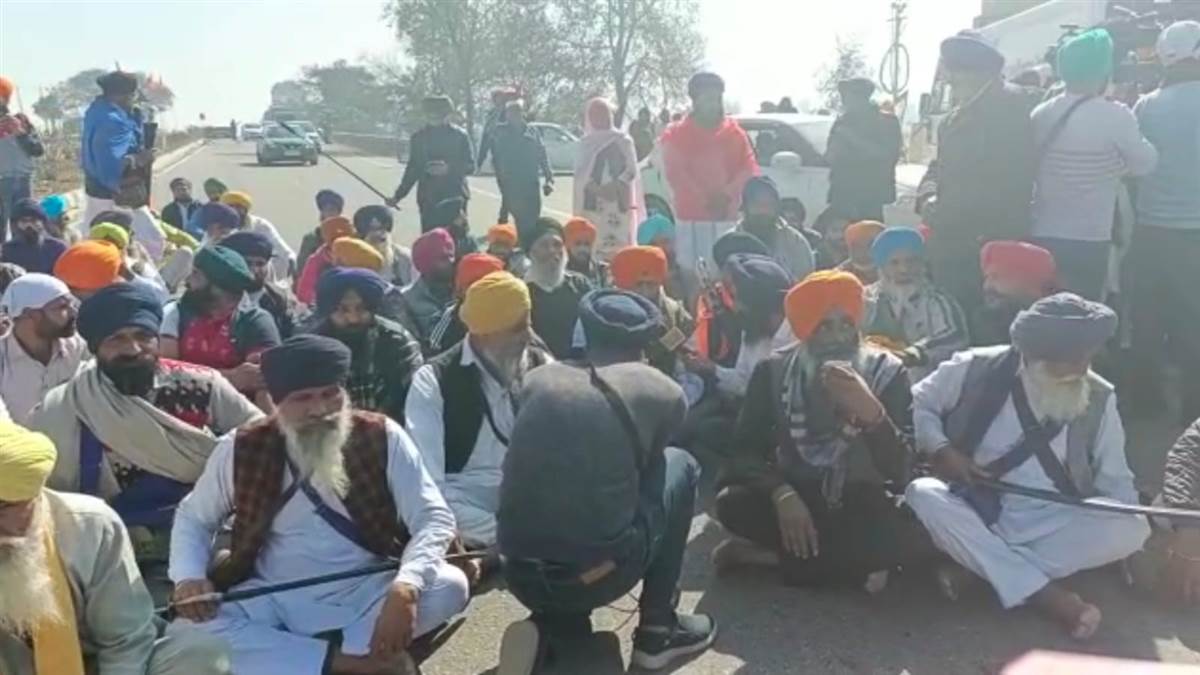 Behbal Insaf Morche blocked Bathinda Amritsar National Highway dharna continued for second day