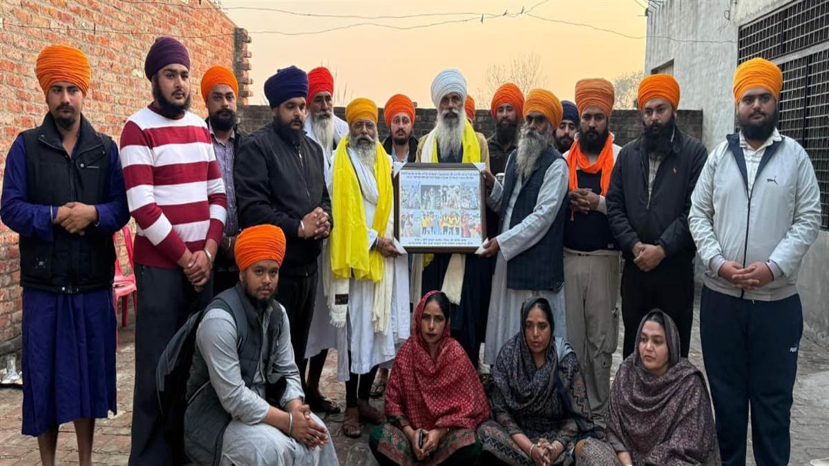 ਹੜ੍ਹਾਂ ਦੌਰਾਨ ਨਿਭਾਈਆਂ ਸੇਵਾਵਾਂ ਲਈ ਸੰਤ ਬਾਬਾ ਸੁੱਖਾ ਸਿੰਘ ਨੂੰ ਕੀਤਾ ਸਨਮਾਨਿਤ