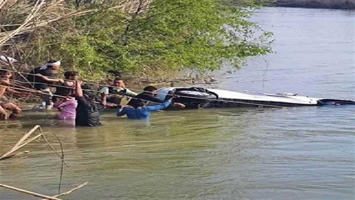 ਕਾਨਪੁਰ ਦੇਹਾਤ 'ਚ ਵੱਡਾ ਹਾਦਸਾ ਵਾਪਰਿਆ,  ਬੇਕਾਬੂ ਕਾਰ ਰਾਮਗੰਗਾ ਨਹਿਰ 'ਚ ਡਿੱਗੀ,  ਦੋ ਭਰਾਵਾਂ ਸਮੇਤ ਤਿੰਨ ਲੋਕਾਂ ਦੀ ਮੌਤ