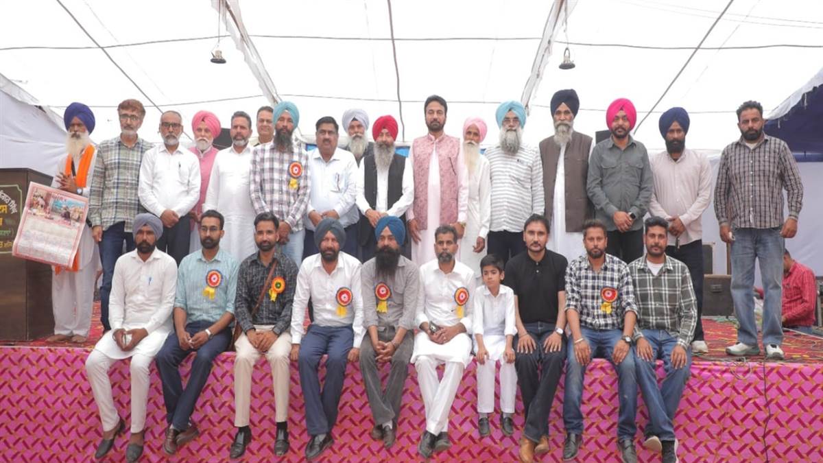 ਬਾਬਾ ਲੰਗਰ ਸਿੰਘ ਸਪੋਰਟਸ ਕਲੱਬ ਨੇ 11ਵਾਂ ਸਾਹਿਤਕ ਮੇਲਾ ਕਰਵਾਇਆ