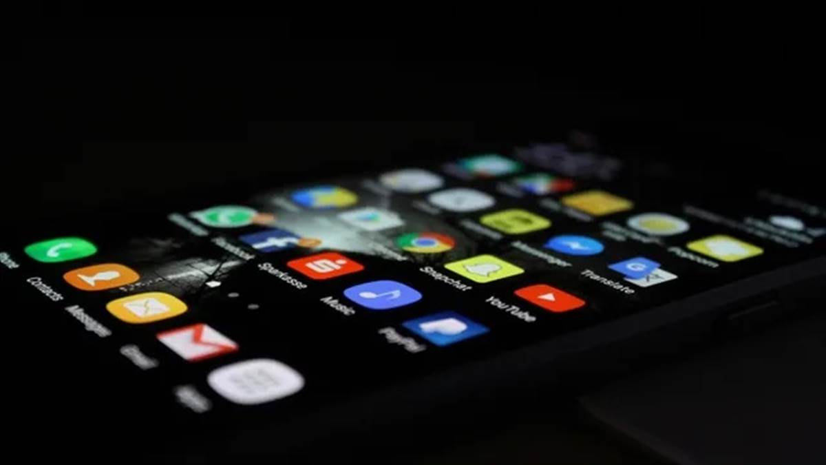 ਹੁਣ ਕੋਈ ਵੀ ਐਪ ਨਹੀਂ ਕਰ ਸਕੇਗੀ ਤੁਹਾਡੀ ਜਾਸੂਸੀ! ਆਪਣੀ ਪ੍ਰਾਈਵੇਸੀ ਨੂੰ ਸੁਰੱਖਿਅਤ ਰੱਖਣ ਲਈ ਬਦਲੋ ਇਹ ਫ਼ੋਨ ਸੈਟਿੰਗਜ਼