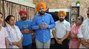 ‘ਨੰਜੀ ਚਾਚਾ’ ਨੂੰ ਨਮ ਅੱਖਾਂ ਨਾਲ ਸ਼ਰਧਾਂਜਲੀ, ਐੱਮਪੀ ਔਜਲਾ ਨੇ ਪਰਿਵਾਰ ਨਾਲ ਕੀਤਾ ਦੁੱਖ ਸਾਂਝਾ