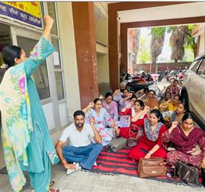 2500 ਆਯੁਸ਼ਮਾਨ ਆਰੋਗਿਆ ਕੇਂਦਰਾਂ ਦੀਆਂ ਡਿਸਪੈਂਸਰੀਆਂ ਬੰਦ, ਕਮਿਊਨਟੀ ਹੈਲਥ ਅਫ਼ਸਰਾਂ ਦੀ ਮੁਕੰਮਲ ਹੜਤਾਲ ਸ਼ੁਰੂ