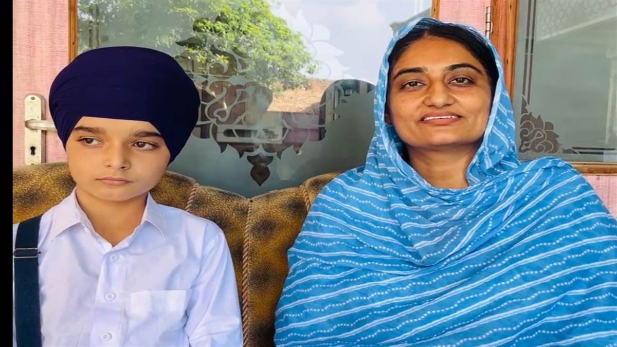 ਗੁਰਫ਼ਤਿਹ ਨੇ ਗੁੱਲਕ ਭੰਨ ਕੇ ਲੈਪਟਾਪ ਲਈ ਜੋੜੇ 5000 ਰੁਪਏ ਹੜ੍ਹ ਪੀੜਤਾਂ ਲਈ ਕੀਤੇ ਦਾਨ