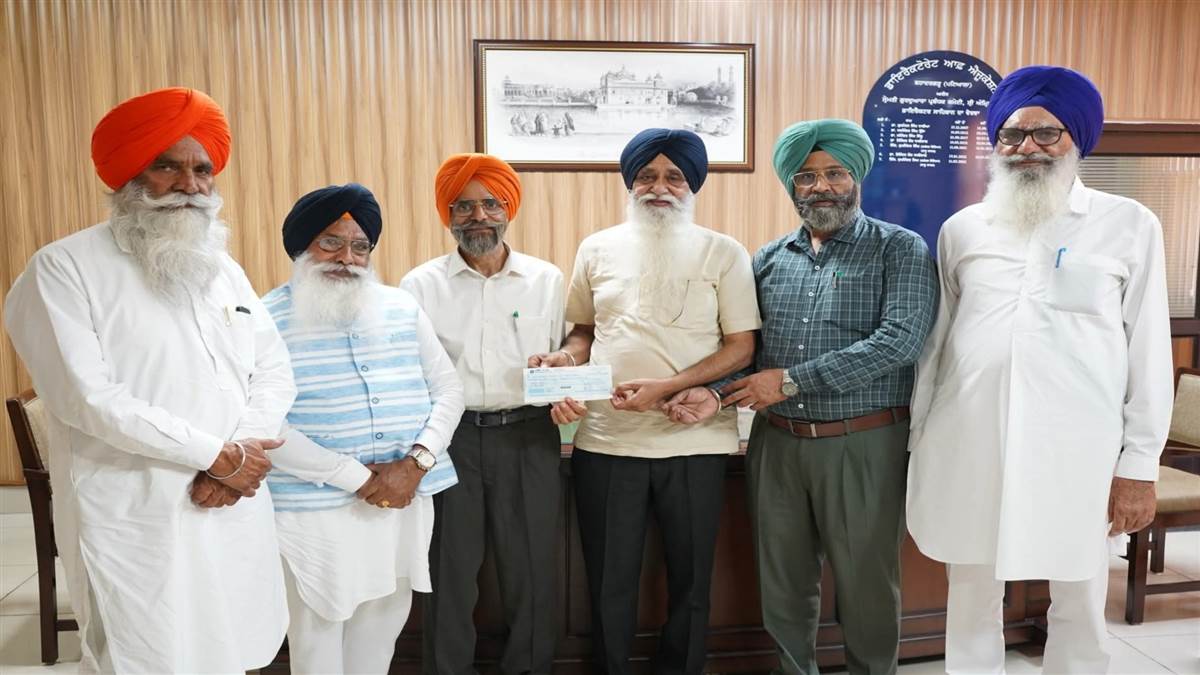 ਮਾਤਾ ਗੁਜਰੀ ਕਾਲਜ ਦੇ ਸਟਾਫ਼ ਵੱਲੋਂ ਹੜ੍ਹ ਪੀੜਤਾਂ ਲਈ ਇੱਕ ਦਿਨ ਦੀ ਤਨਖਾਹ ਦਾ ਯੋਗਦਾਨ