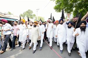 ਰਾਜਾ ਵੜਿੰਗ ਤੇ ਕੁਲਬੀਰ ਜ਼ੀਰਾ ਦੀ ਅਗਵਾਈ ’ਚ ਕਾਂਗਰਸ ਨੇ ਕੱਢਿਆ ਰੋਸ ਮਾਰਚ
