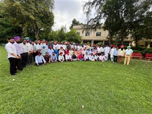 ਸੇਵਾਮੁਕਤ ਹੋਣ ’ਤੇ ਸਹਾਇਕ ਇੰਜੀਨੀਅਰ ਗਿੱਲ ਦਾ ਕੀਤਾ ਸਨਮਾਨ